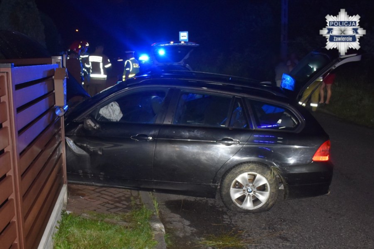 Pijany 19-latek z Ukrainy wjechał ludziom BMW w dom - fot. 1