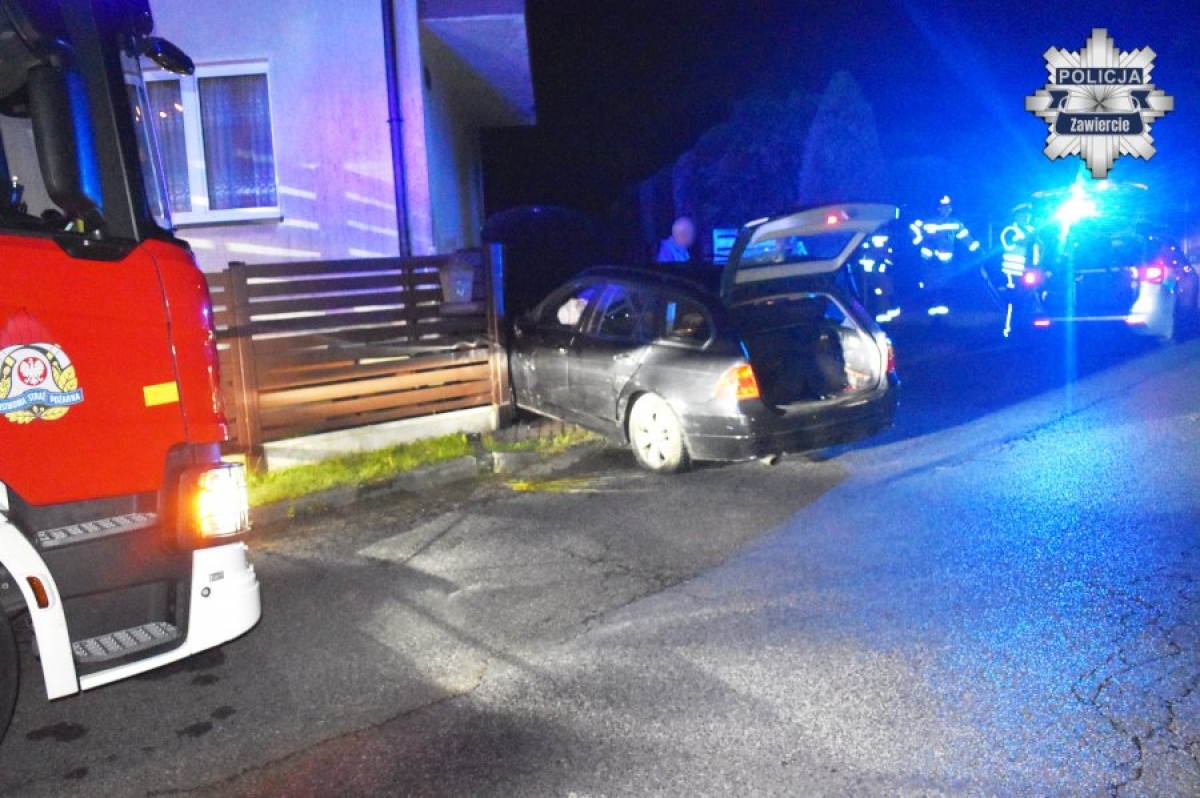 Pijany 19-latek z Ukrainy wjechał ludziom BMW w dom - fot. 2